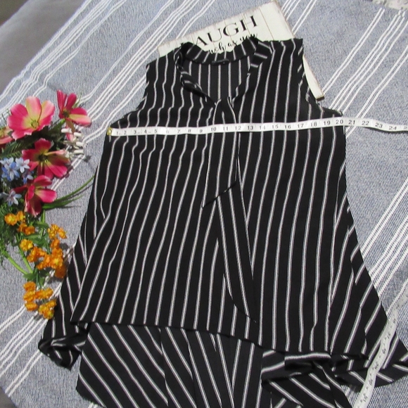 Ladies blouse size Large - Picture 1 of 7